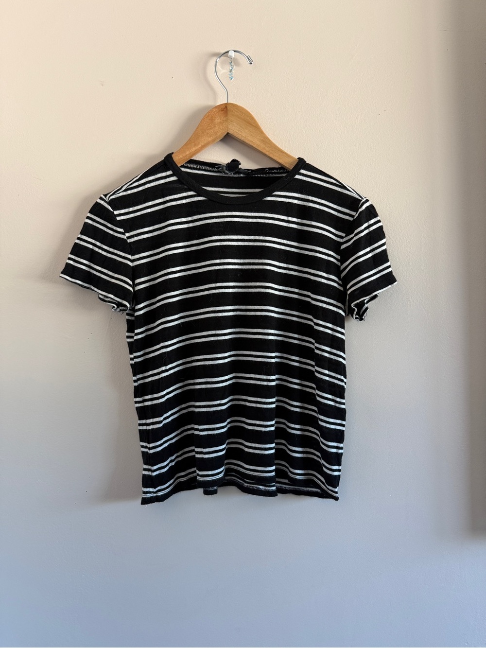 Forever 21 Black and White Striped Short Sleeve Tee